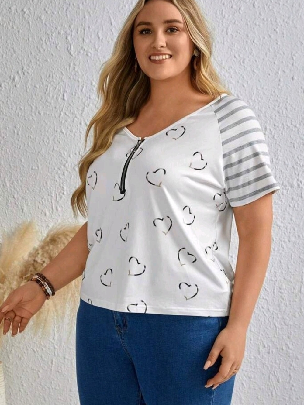 New Plus Heart Print Zip Neck Raglan Tee in White and Gray